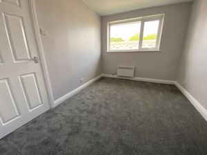 BEDROOM - click for photo gallery